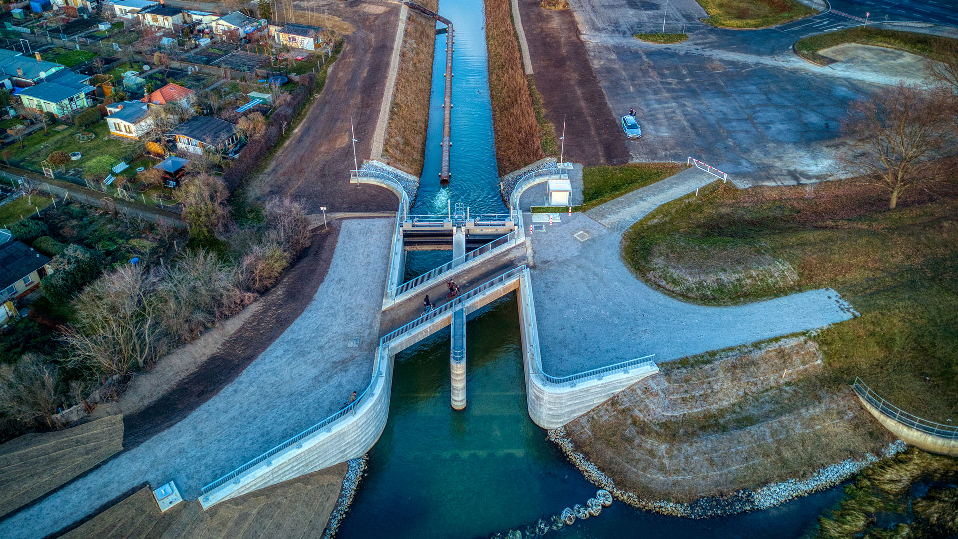 Tief_und_Wasserbau_Boblitz_Deichbau_Header.jpg